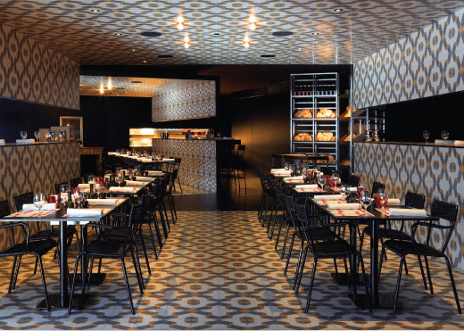 robe restaurant chic