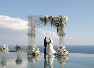Winner of Exquisite Awards 2025 – Best Cliffside Wedding Venue: The Uluwatu
