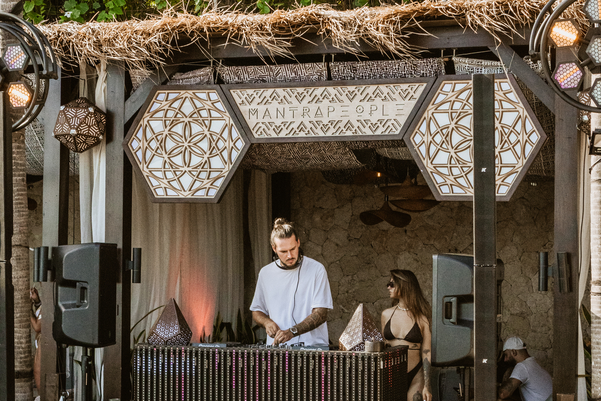 Mantrapeople at Tropical Temptation Beach Club