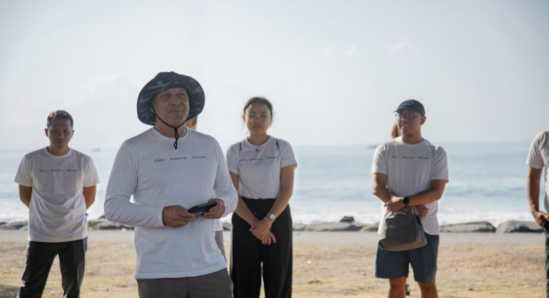 Sensatia and Seven Clean Seas Lend a Hand to Padang Galak’s Shoreline